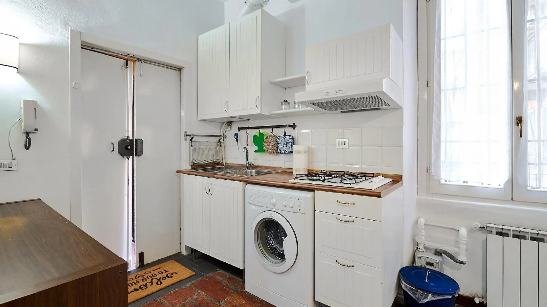 Xenia Apartments - Rustic And Cozy Apartment In Navigli Milaan